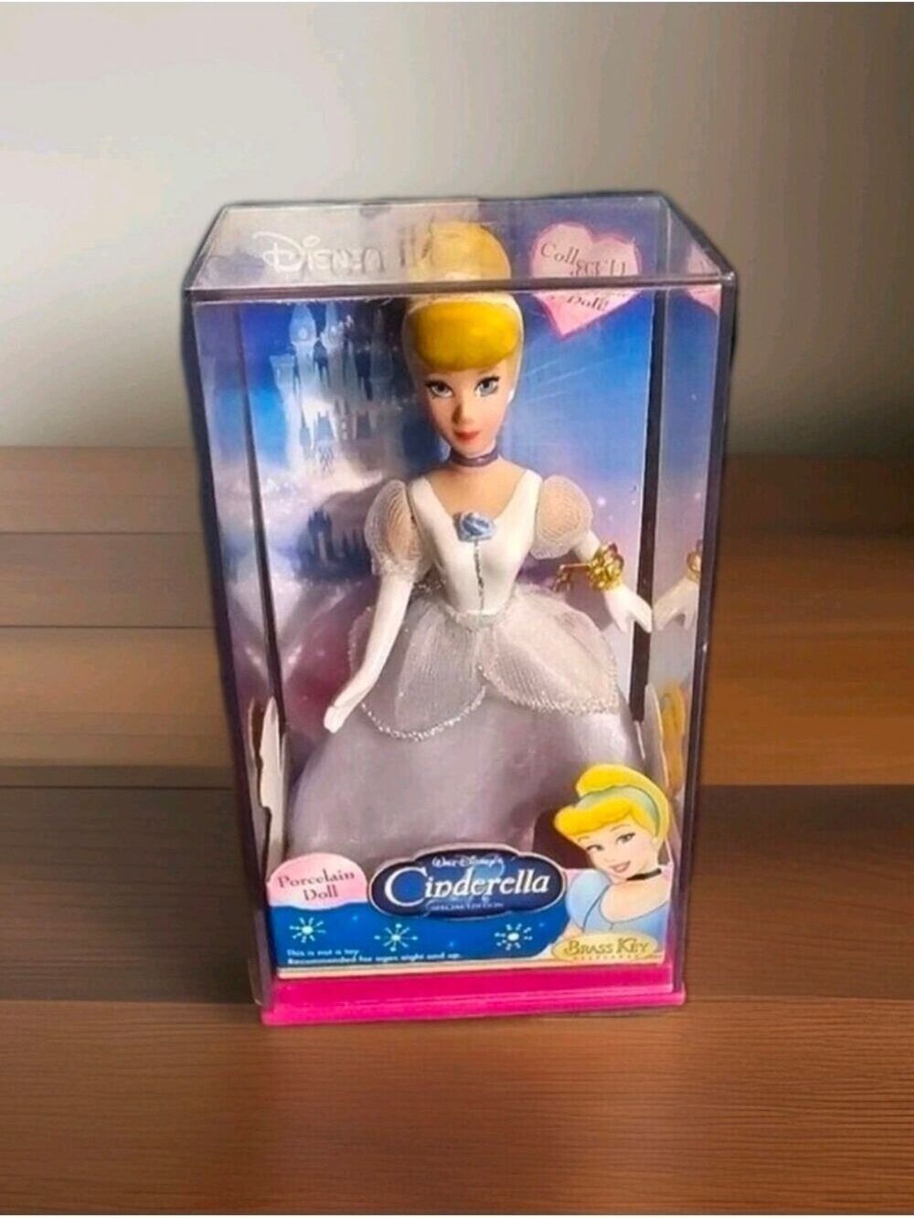 Disney Princess Cinderella 5" Porcelain Doll Brass Key Keepsakes 2005 Vintage